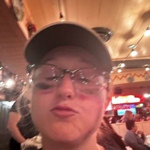 Meet your Posher, Abby